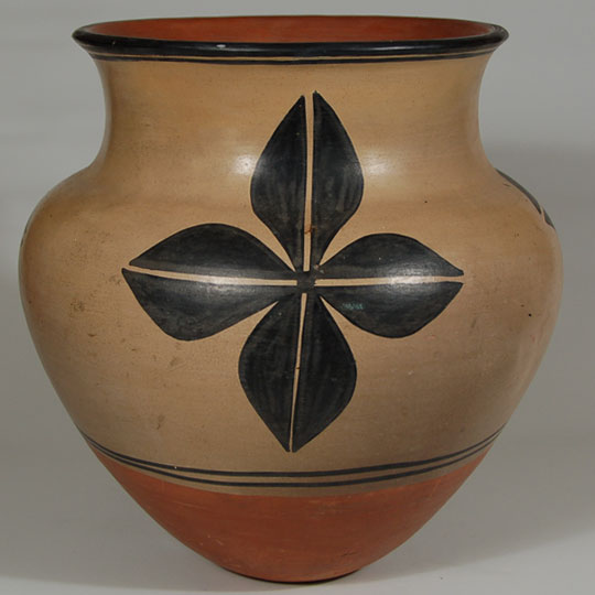 Historic Kewa Pueblo Pottery - C3334